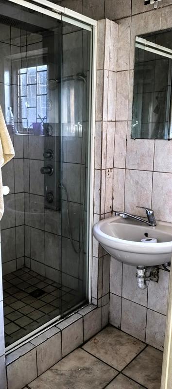 2 Bedroom Property for Sale in Kwanonqaba Western Cape